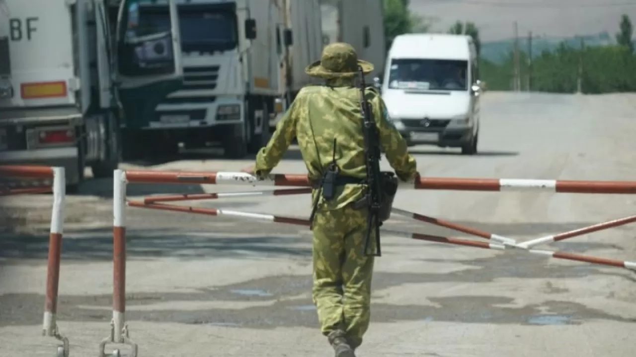 Разместить силы ОДКБ на границе с Таджикистаном предложил глава минобороны Кыргызстана