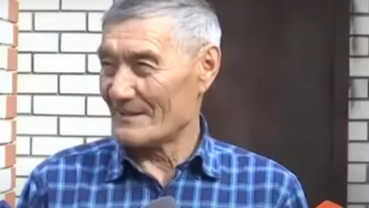 Ақтөбелік қария дәрігердің қателігінен өзінің "тірі" екенін дәлелдей алмай жүр