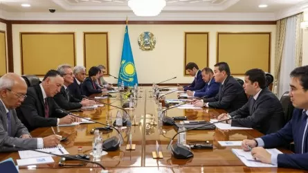 Әлихан Смайылов Азия Даму Банкінің атқарушы директорымен кездесті