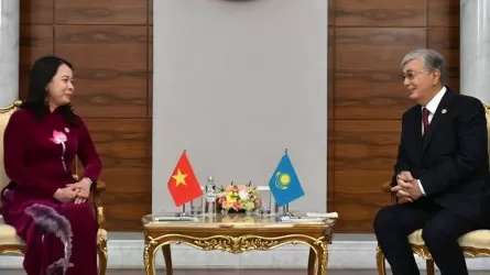 Токаев встретился с вице-президентом Вьетнама