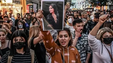 Иран обвинил США и Израиль в организации массовых протестов в стране