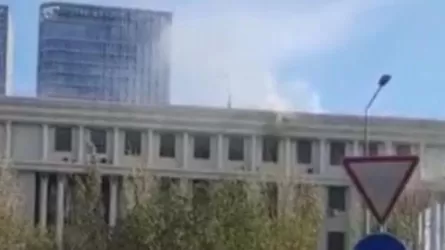 В здании минобороны Казахстана произошел пожар