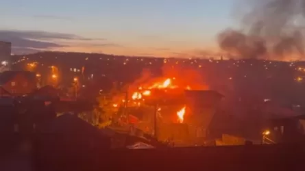 В Иркутске на жилой дом упал военный самолет
