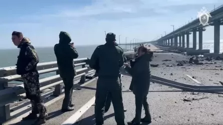 Как минимум три человека погибли после взрыва на Крымском мосту