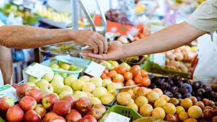 Отчет минторга: казахстанцы оценили обслуживание на рынках и в супермаркетах