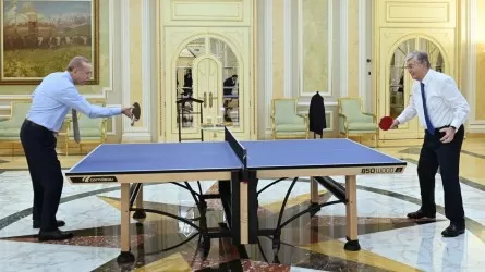 Президенты Казахстана и Турции снова сыграли в настольный теннис