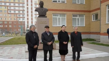 Павлодарда «үлкен дауға айналған» Әлихан Бөкейханның бюсті орнатылды