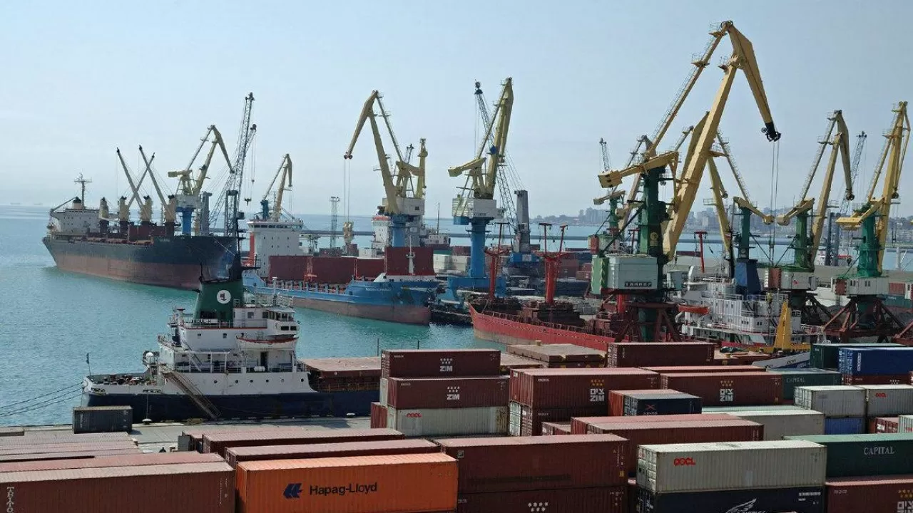 Объем перевозок через порт Актау вырос на 66%