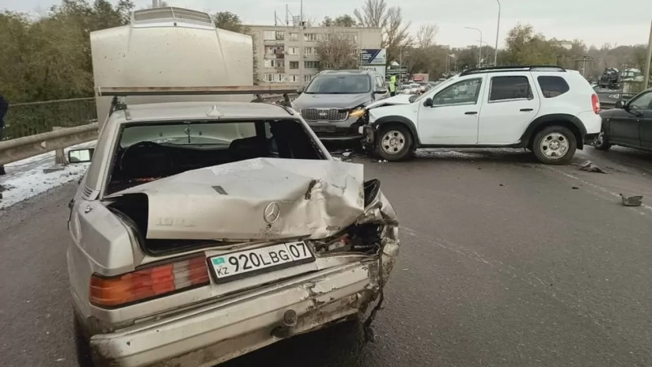 В Уральске произошло массовое ДТП