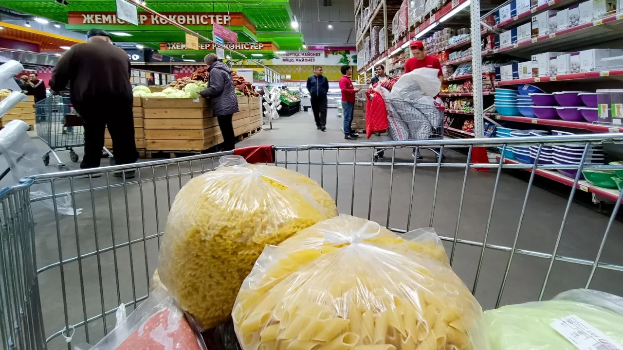 Держали до последнего: в Алматы выросли цены на продукты