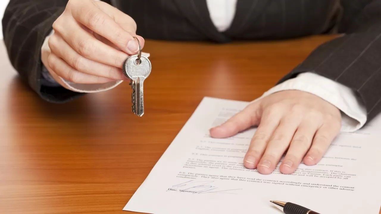 В Казахстане стали реже продавать и покупать жилье