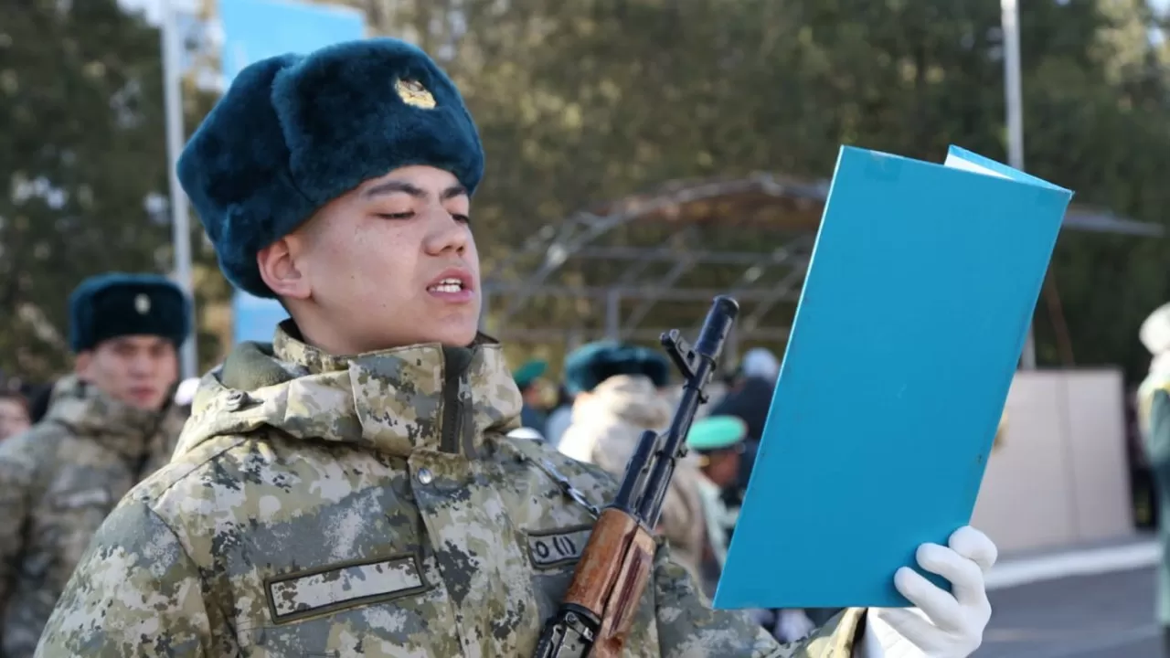 Шекара қызметінің сарбаздары ант қабылдады