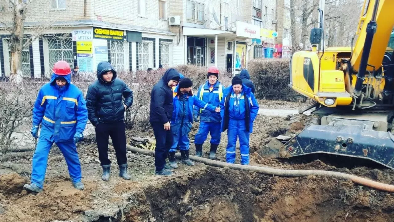 Из-за аварии на коллекторе в Уральске без воды остались 848 семей