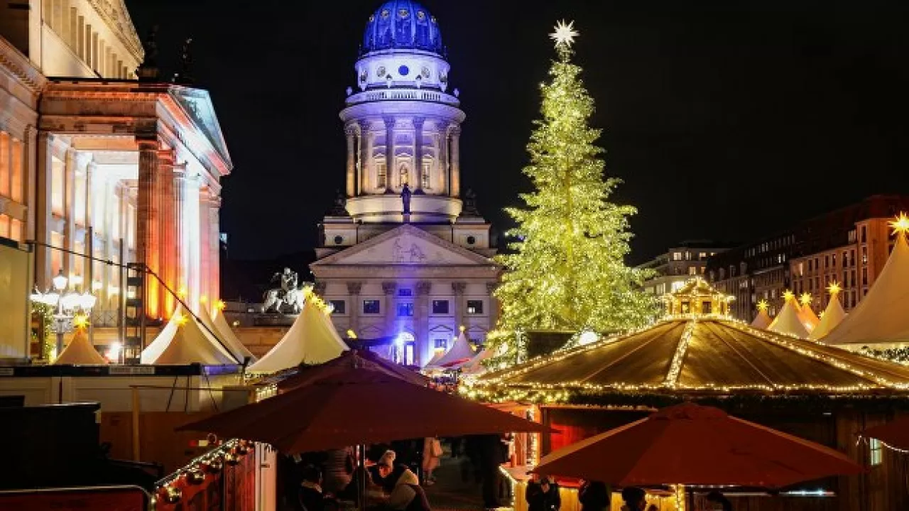 В Германии рождественская елка будет гореть лишь четыре часа в день