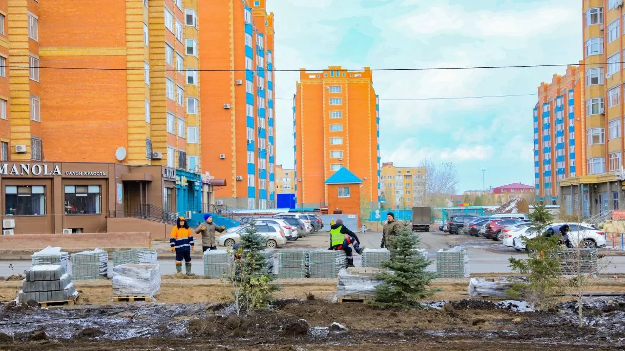 В Актобе скоро появится парк в современном дизайне и еще три мурала на многоэтажках