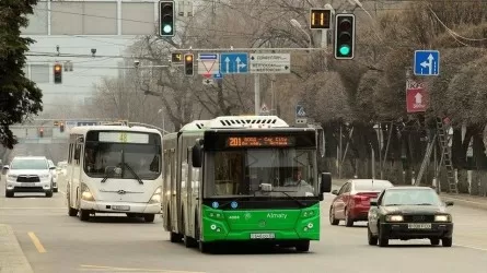 Президент РК сказал, что в Алматы не должно быть дизельных автобусов