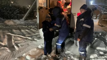 В ВКО шесть человек оказались в снежном плену 