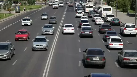 В Казахстан завезли максимальное число легковых авто  