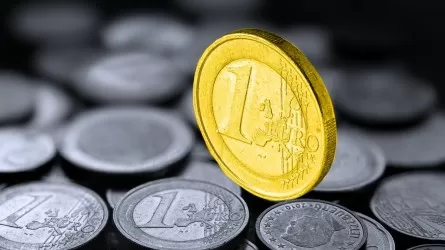 Рост курса евро до 1,1 доллара прогнозируют аналитики в ЕС