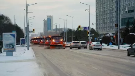 7 тысяч кубометров снега за ночь вывезли из Астаны