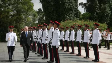 Қазақстан елшісі Сингапур Президентіне сенім грамоталарын тапсырды