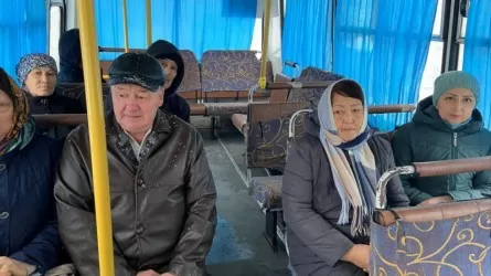 Батысқазақстандық азамат көршілерін сайлауға автобуспен тасыды