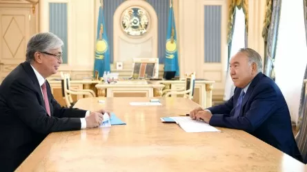 Назарбаев поздравил Токаева с победой на выборах