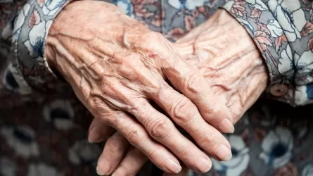 104-летняя долгожительница проголосовала в Атырауской области