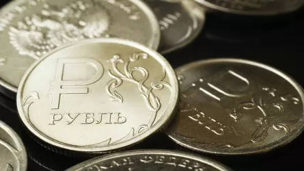 Власти РК намерены разрешить банкам вывозить рублевую наличность
