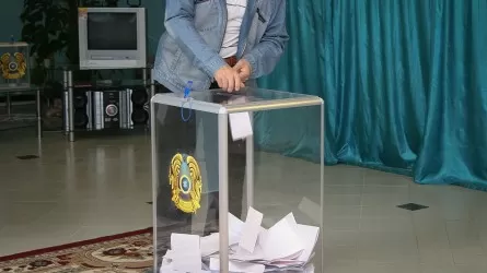 ЦИК: Явка избирателей на президентских выборах в Казахстане на 12:00 составила 38,55%  