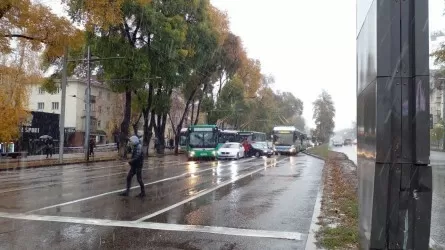 Еще одно ДТП с участием общественного транспорта произошло в Алматы
