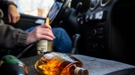 Пьяным за рулем попался в Актау водитель, пожизненно лишенный прав