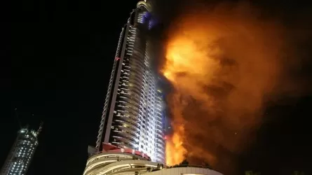 Самое высокое здание горит в центре Дубая 