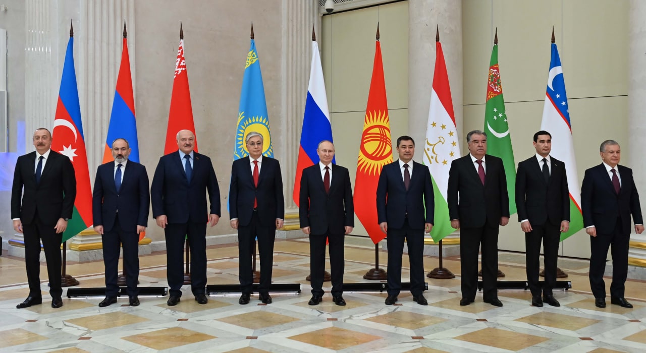 Ресей Президенті Қасым-Жомарт Тоқаевты қарсы алды