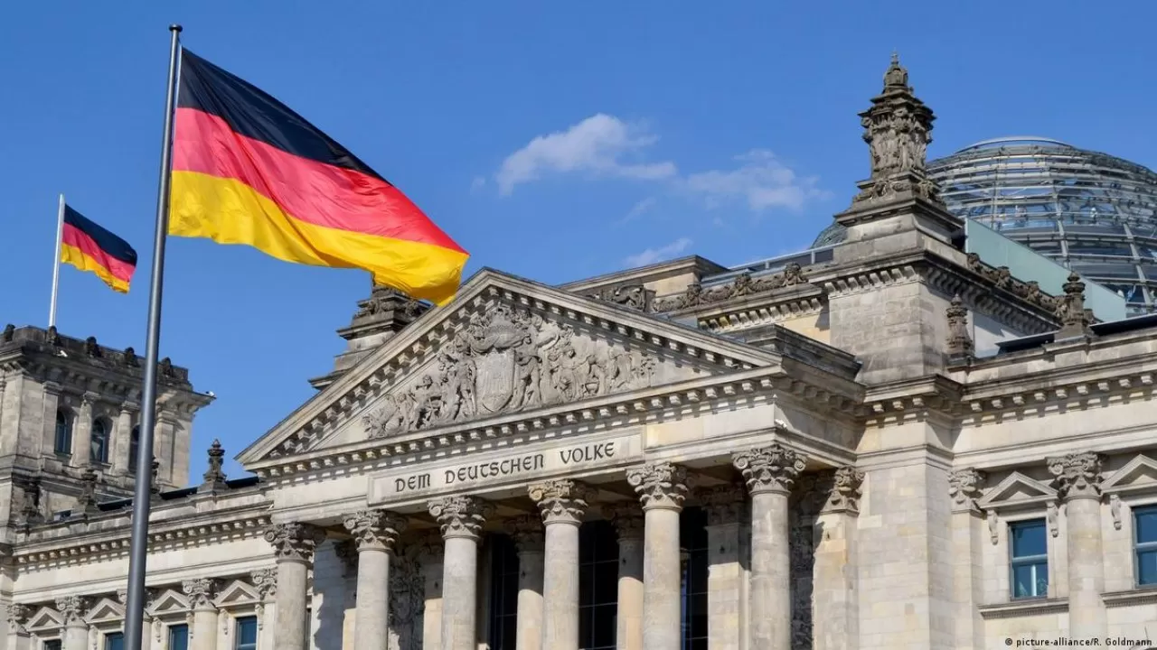 Годовая инфляция в Германии замедлилась до 10%  