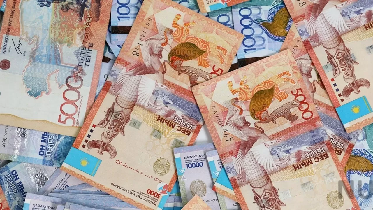 Минфин: Более 14 трлн тенге задолжали 8 млн казахстанцев