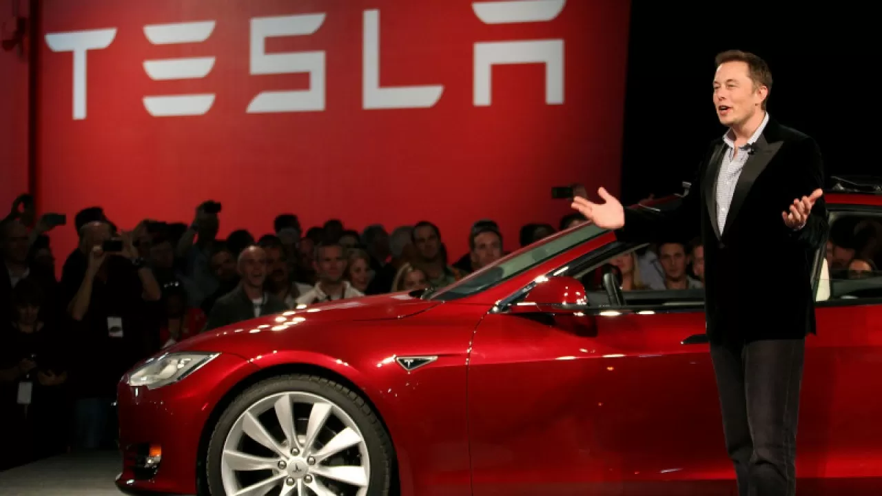 Илон Маск Tesla акцияларының бір бөлігін 3,6 миллиард долларға сатты