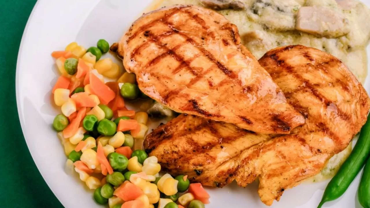 Продажу искусственного мяса разрешили в США 