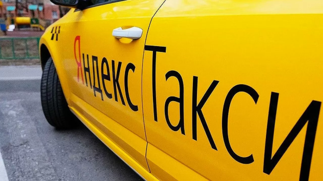 АЗРК продолжит проверять "Яндекс.Такси" из-за монопольно высоких цен в 2022 году