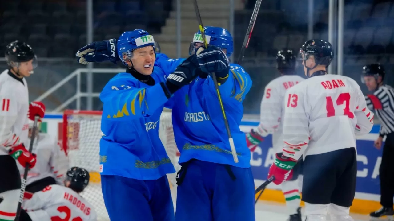 Хоккейная молодежка Казахстана совершила камбэк в матче с венграми
