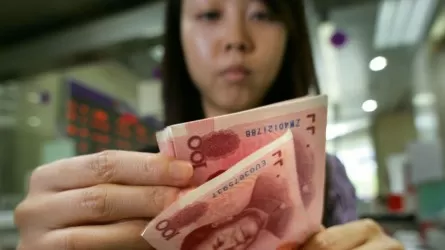 Курс юаня вырос до двухнедельного максимума к доллару  