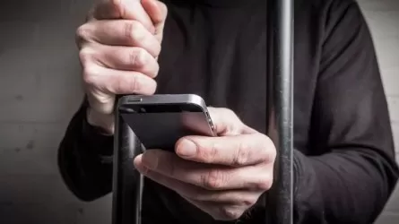 Блокировать телефоны заключенных прямо в колониях предлагает КУИС