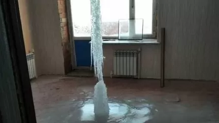 Аким Костаная прокомментировал инцидент со льдом в квартирах