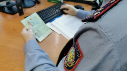 Многодетную иностранку выдворили из Атырау