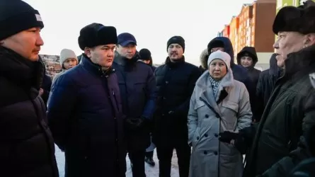 С дольщиками пяти столичных ЖК встретился Женис Касымбек