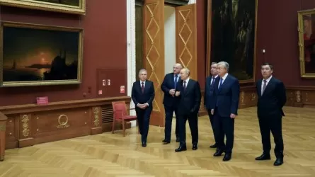 Президент РК посетил Государственный Русский музей в Санкт-Петербурге  