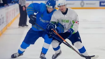 Казахстан одержал победу на молодежном чемпионате мира по хоккею