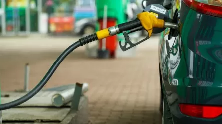 Значительное падение цен на бензин наблюдается в США
