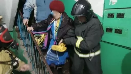 В Таразе при пожаре эвакуировали 32 жильцов дома 
