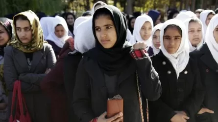 Талибов призывают прекратить ущемление прав женщин